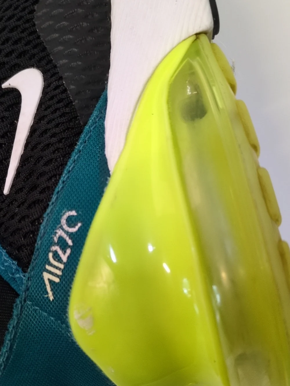 ​Nike Air Max 270 Black Teal Volt Green Kids Youth Sneakers Size 3Y AO2372-026